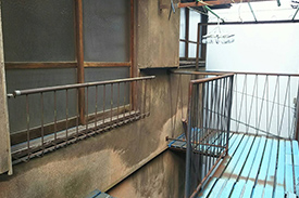 昭和荘スタジオ 2階物干しスペース